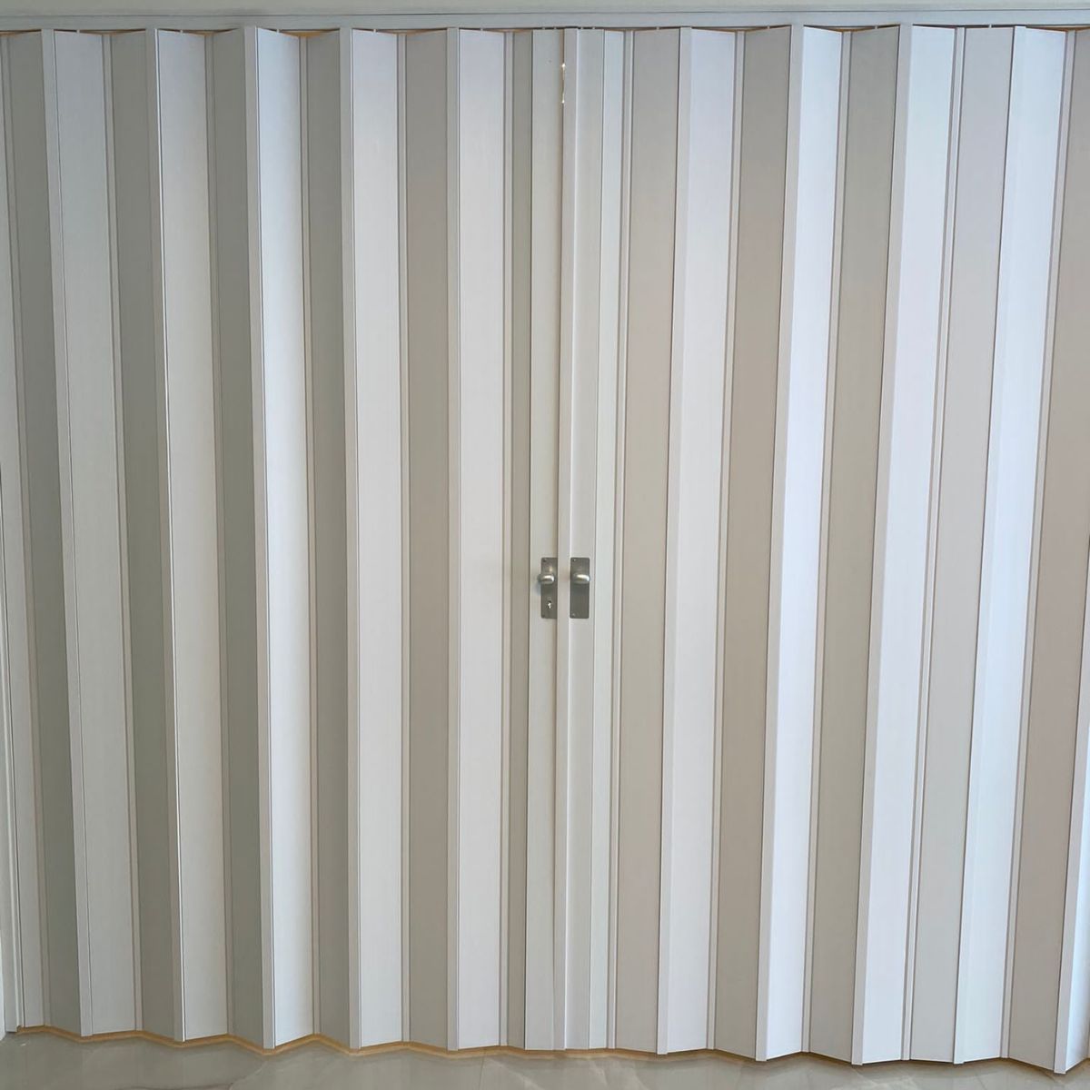 Dubbele Vouwdeuren | Energie-efficiënte vouwdeuren Vouwdeuren | Schuifwanden | Scheidingswanden | Vouwwanden | Paneelwanden | Separatiewanden