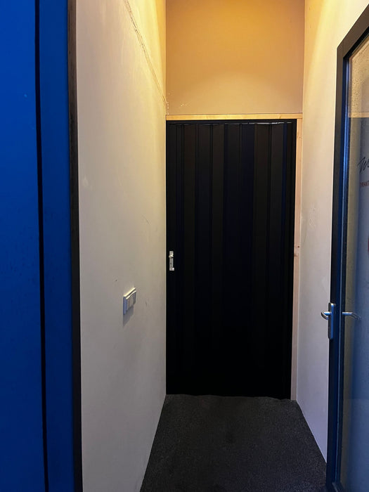 Harmonica-vouwdeur met slot en sleutel, 198 cm hoog, grijs-wit, ideaal voor privé- en commercieel gebruik, ruimtebesparend ontwerp, eenvoudige installatie Harmonica-vouwdeur met slot en sleutel, 198 cm hoog, grijs-wit, ideaal voor privé- en commercieel gebruik, ruimtebesparend ontwerp, eenvoudige installatie